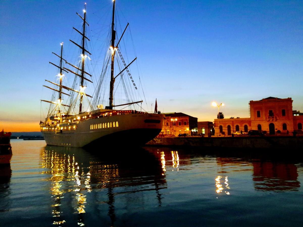 Elegante Appartamento In Palazzo Storico Ortigia سيراكوزا المظهر الخارجي الصورة